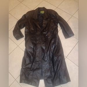 Avanti leather trench coat with shoulder pads sz.1x